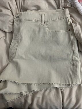 Classic Wash Denim Shorts